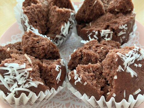 ココナッツのせココア蒸しパン 8号カップ4個分